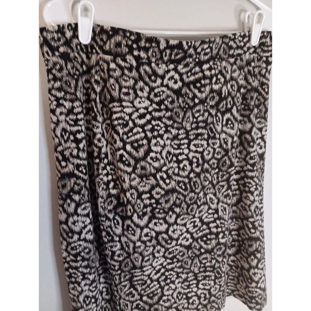 Ann Taylor Animal Print Straight Pencil Skirt Sz 12 Petite